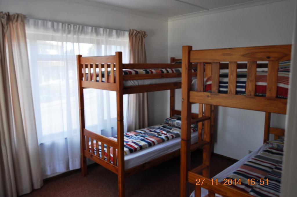 Backpacker Apartments Плеттенберг-Бей Экстерьер фото