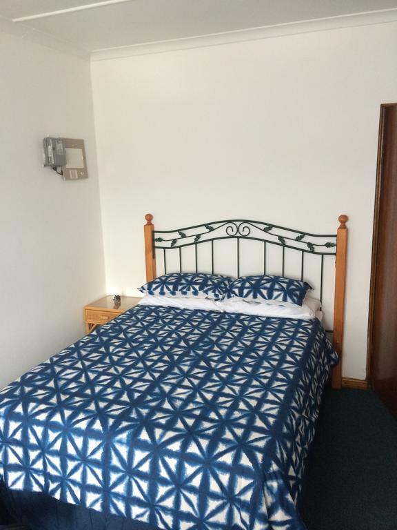 Backpacker Apartments Плеттенберг-Бей Номер фото