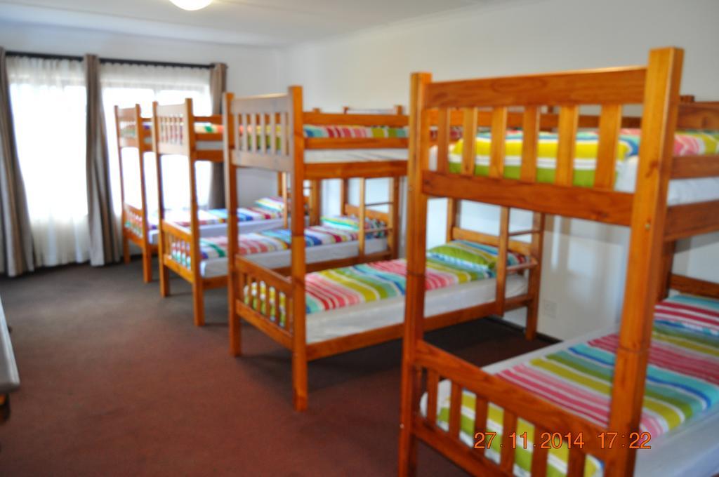 Backpacker Apartments Плеттенберг-Бей Номер фото