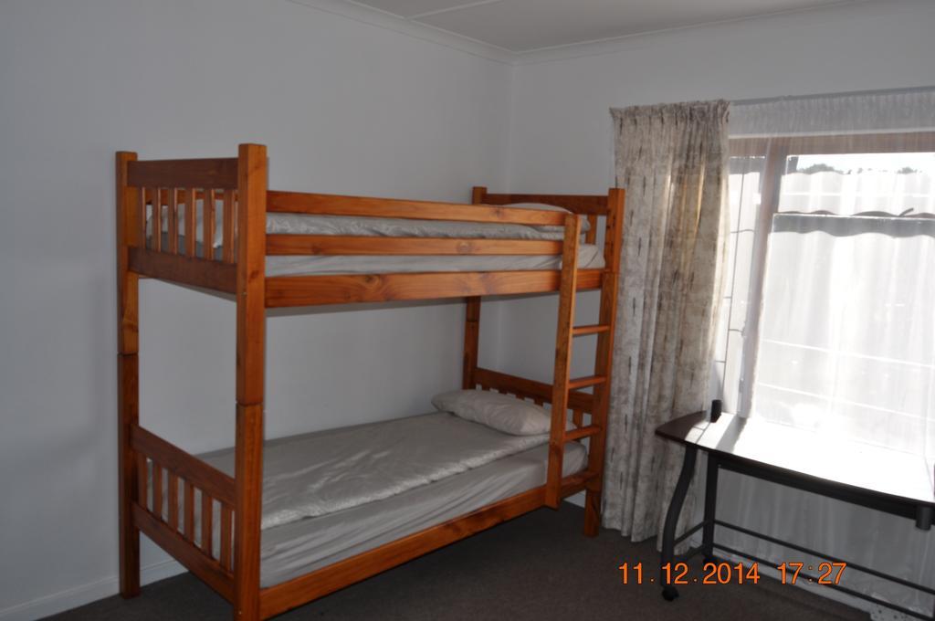 Backpacker Apartments Плеттенберг-Бей Экстерьер фото