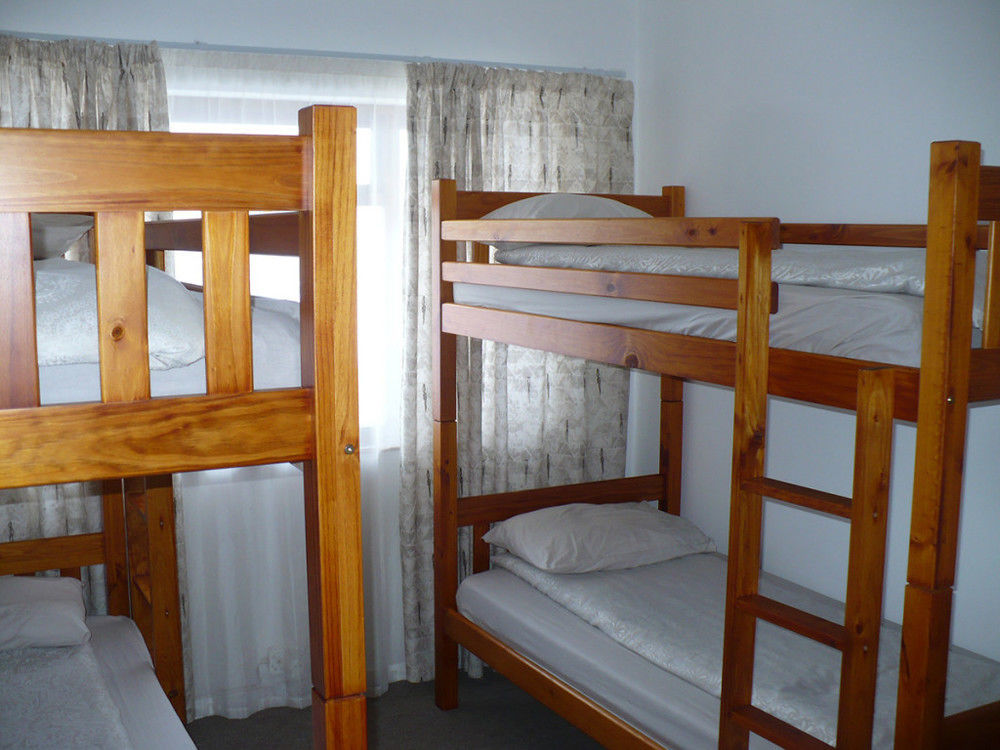 Backpacker Apartments Плеттенберг-Бей Экстерьер фото