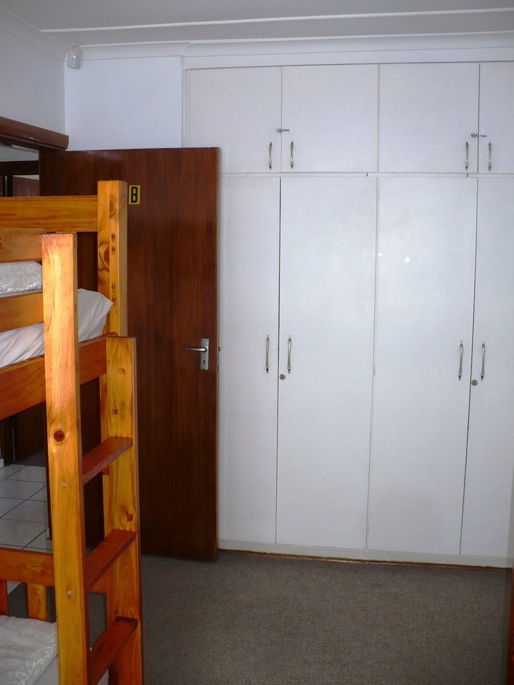 Backpacker Apartments Плеттенберг-Бей Экстерьер фото