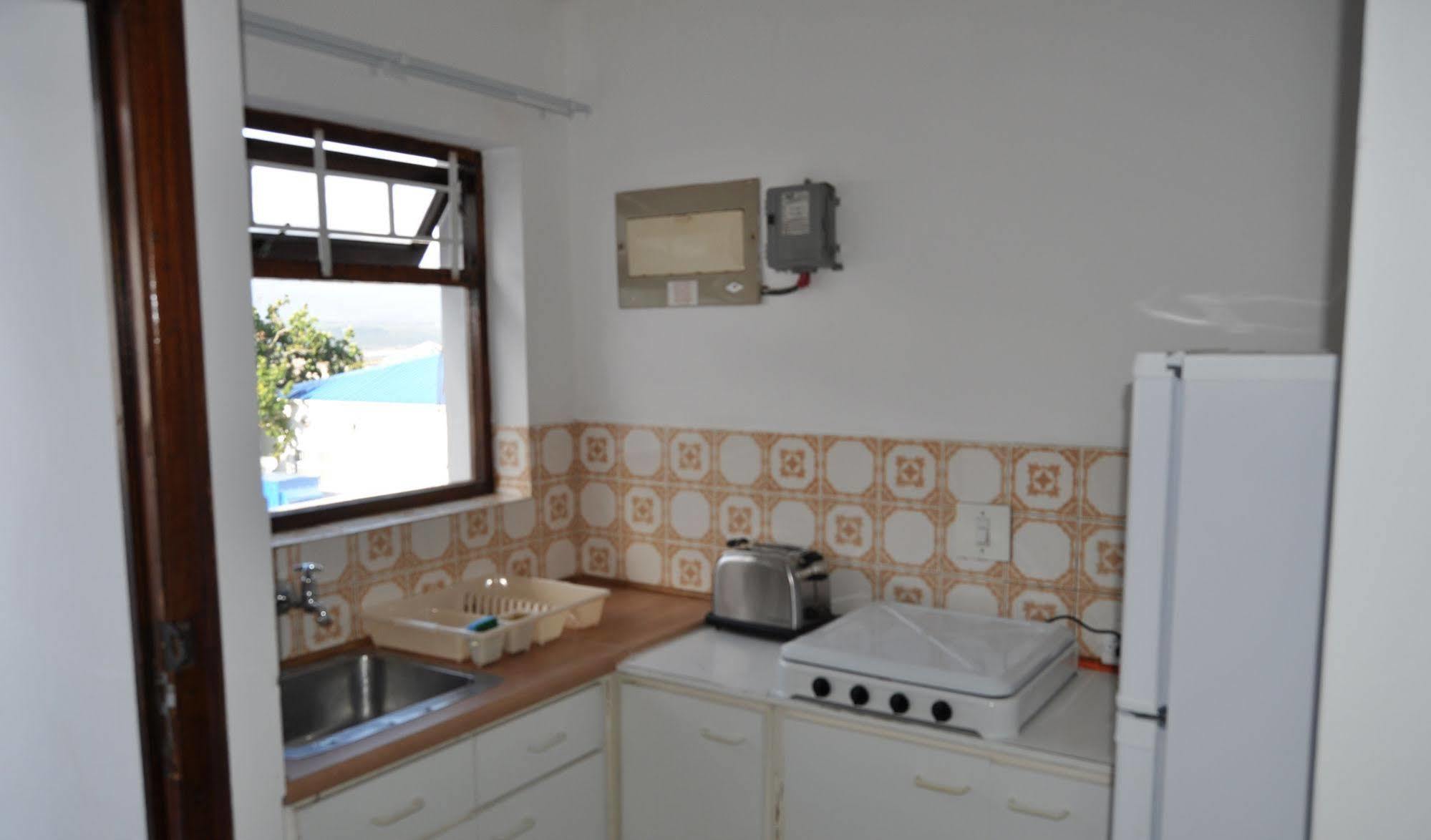 Backpacker Apartments Плеттенберг-Бей Экстерьер фото