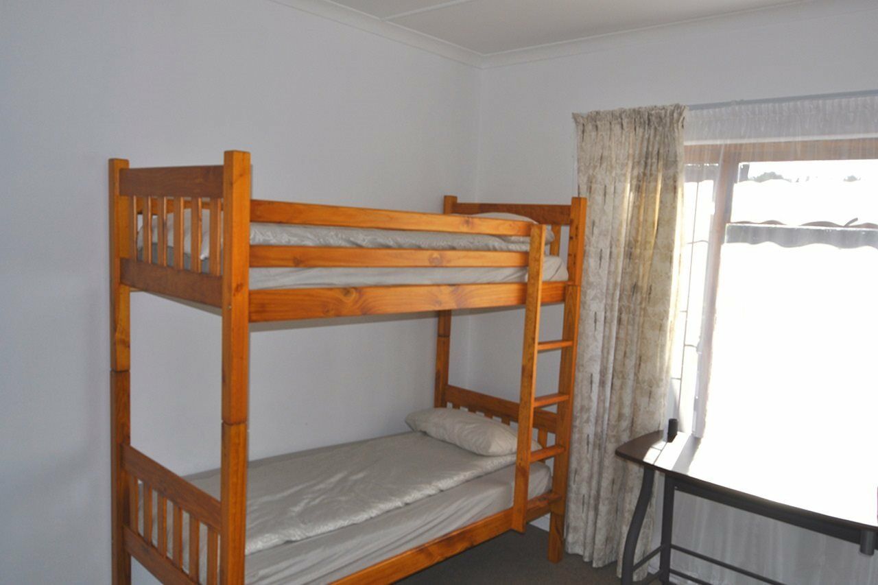 Backpacker Apartments Плеттенберг-Бей Экстерьер фото
