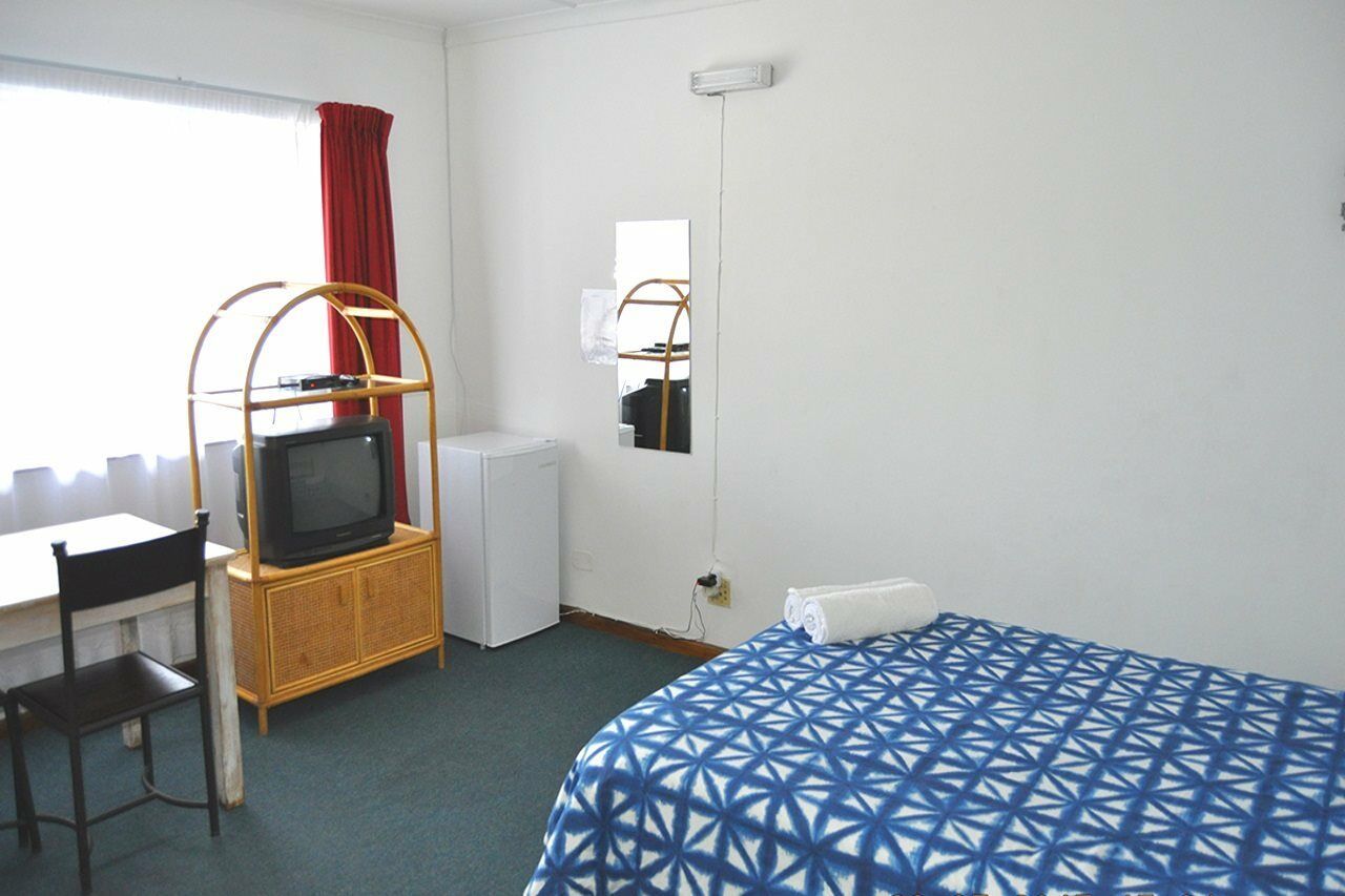 Backpacker Apartments Плеттенберг-Бей Экстерьер фото